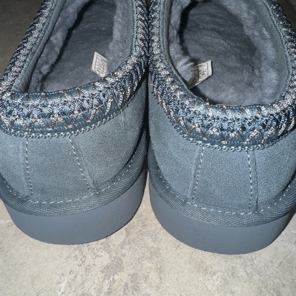 UGG Tasman- lightly worn ! excellent condition - Picture 3 of 5